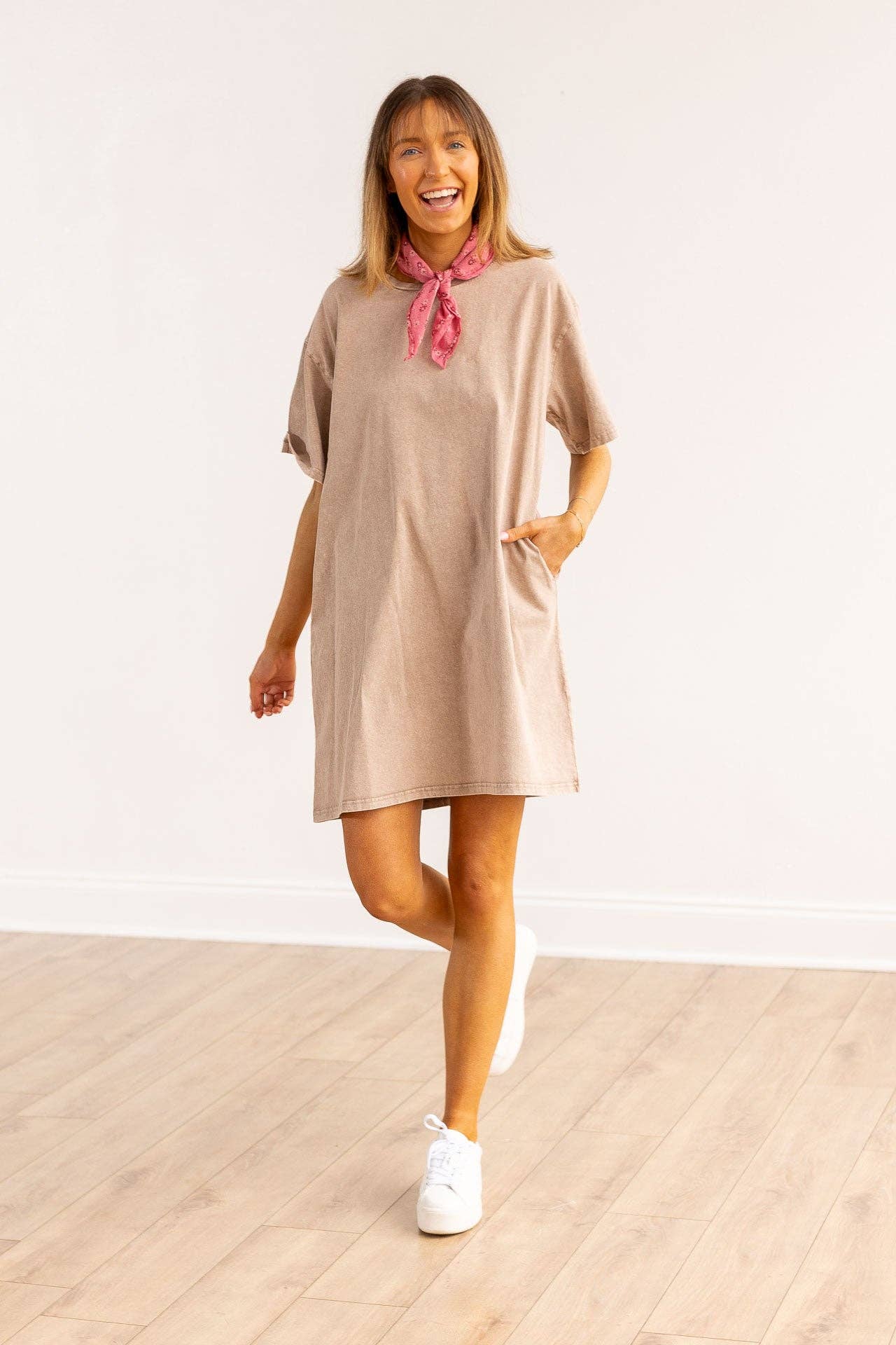 The Kiki Beige Wash Tee Shirt Dress With Pockets: Beige Wash / 2XL/3XL